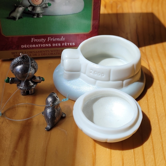 Hallmark Keepsake Ornament Frosty Friends - Picture 7 of 7